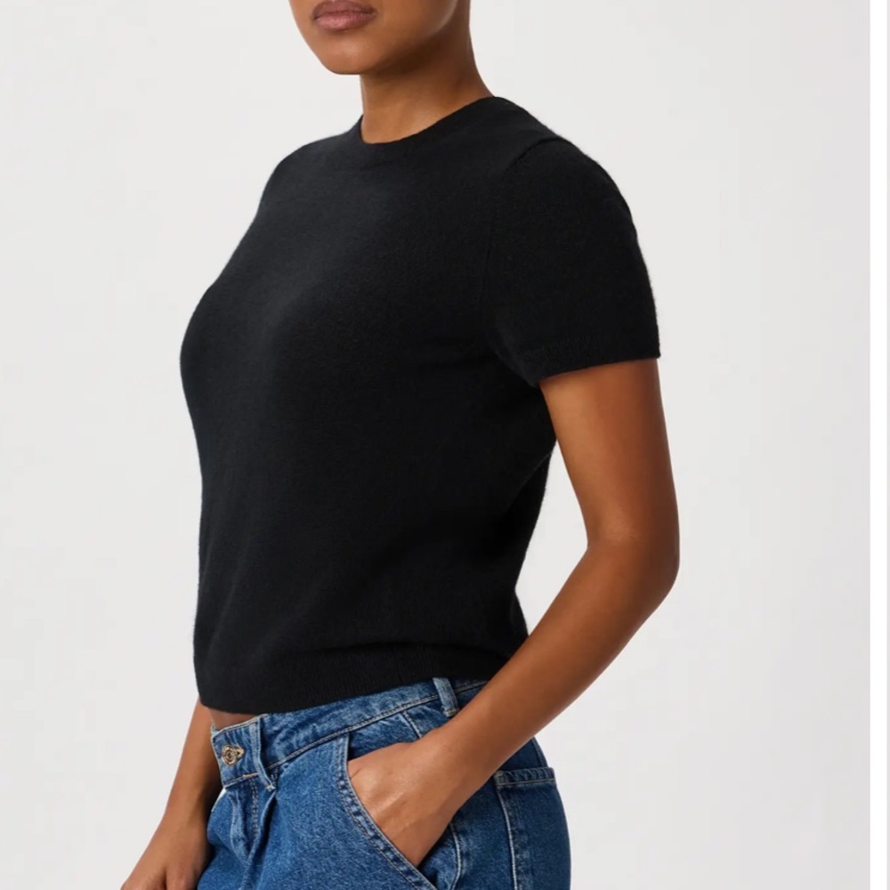 Quince Black Mongolian cashmere tee